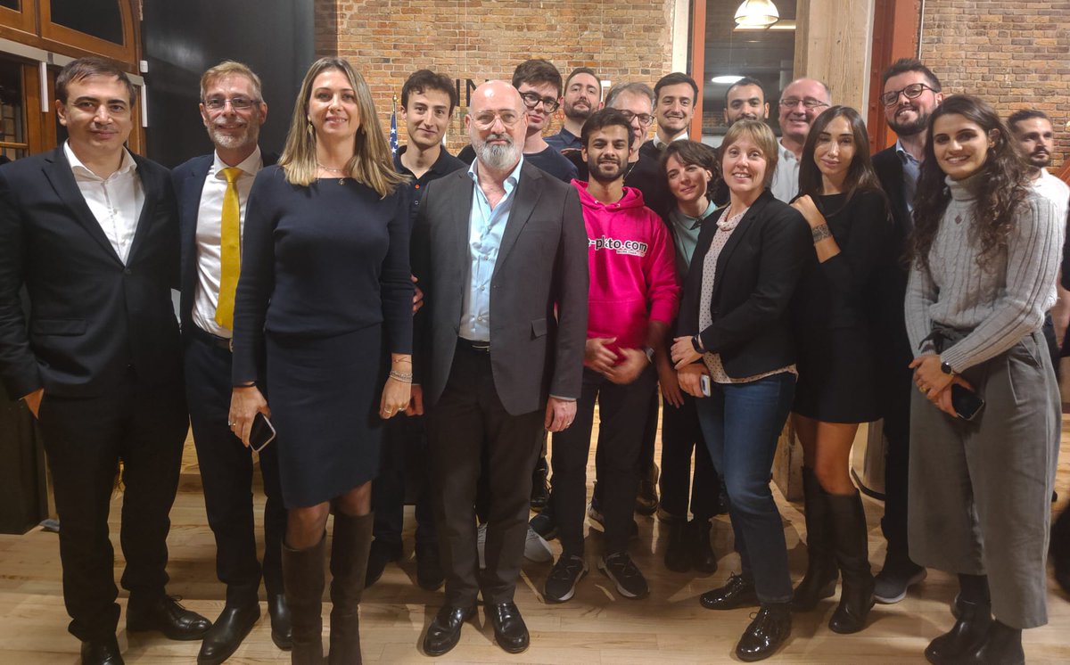 Arter_ER's tweet image. 🇺🇸 #MindsetProgram #siliconvalleyER #day5: di fronte ad una platea di investitori della Silicon Valley i partecipanti hanno presentato il proprio pitch alle istituzioni, tra cui il Presidente della @RegioneER  @sbonaccini 
👉 emiliaromagnainsiliconvalley.it/2022/11/14/ult…