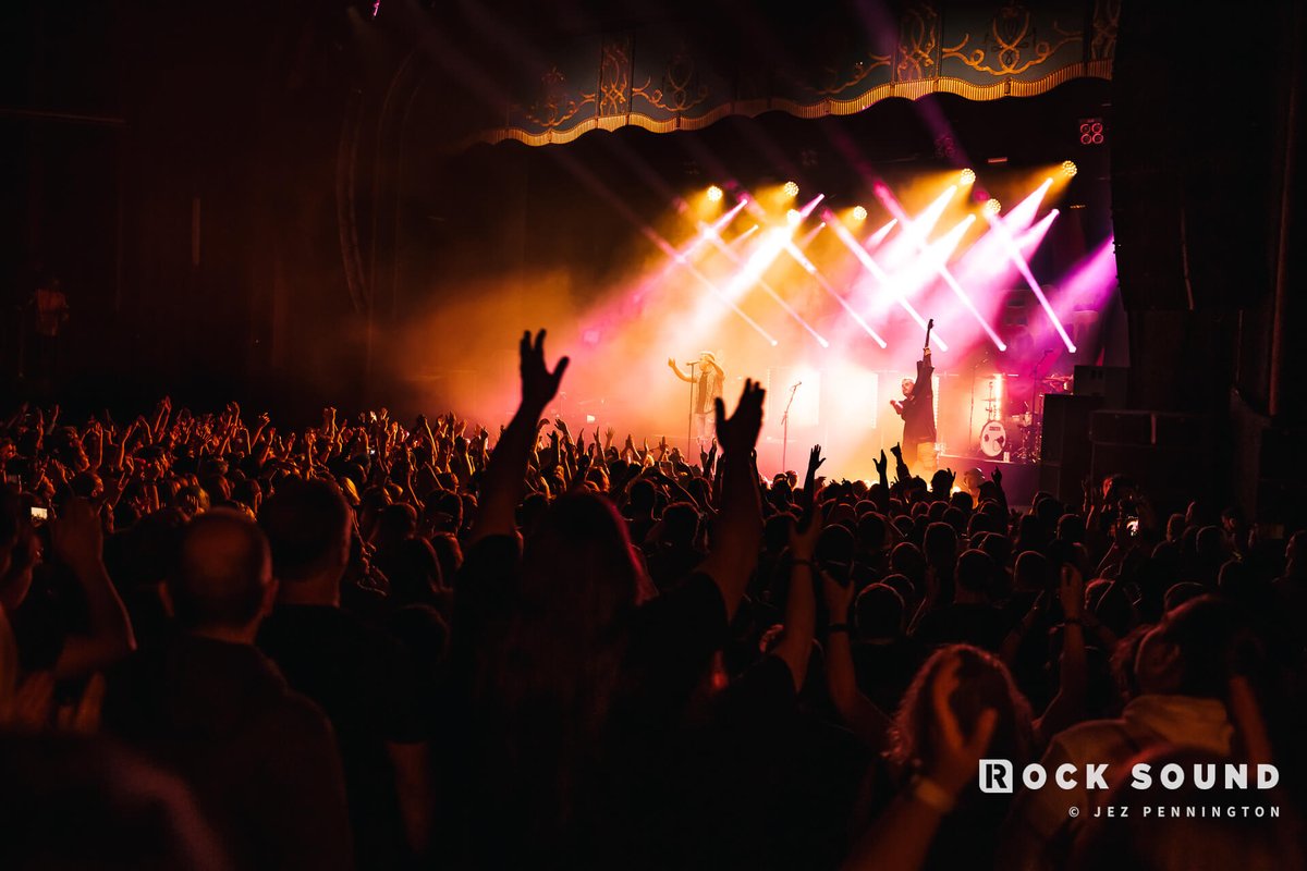 After five reschedules, <a href="/SetItOff/">Set It Off</a> FINALLY got to play their biggest-ever UK headline show at <a href="/O2ForumKTown/">O2 Forum Kentish Town</a>. It was everything and so much more.

Here's what it looked like. bit.ly/3O1POol