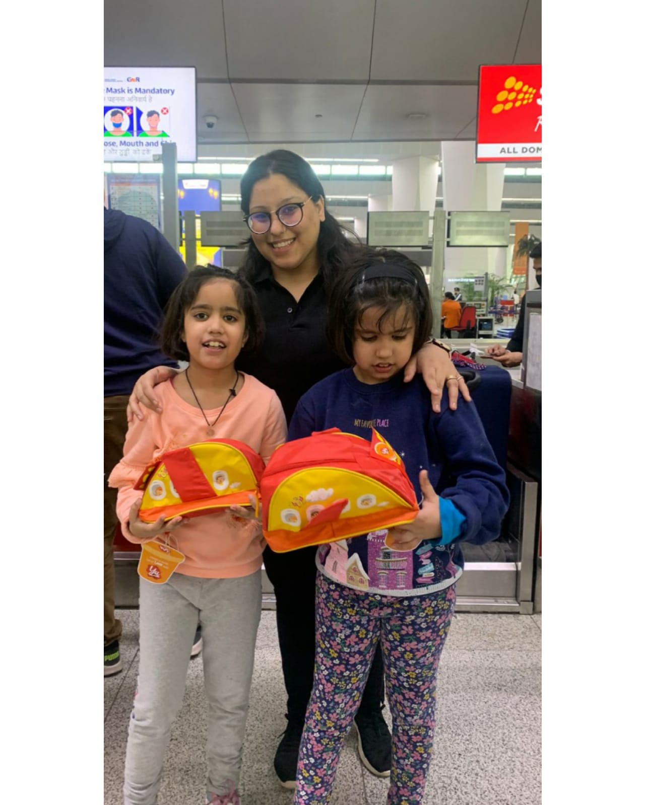 SpiceJet on X: We are floating with #joy as our young flyers flashed their  widest grins while flying with us. On the occasion of #Children's day, we  in collaboration with @YuFoodlabs handed