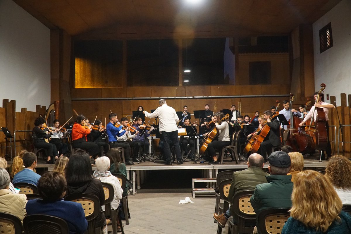 Orquesta Universitaria Maestro Valle tweet media