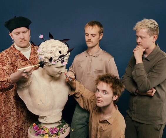 QueeraanZee's tweet photo. De muzikale performance Eromenos vertelt het verhaal van een jongen die gefascineerd raakt door Antinous, de gay god. Hij was de jonge, mannelijke geliefde van keizer Hadrianus.
Donderdag 17 november, 20.30 uur
Zaal 3, Den Haag @hntdenhaag
https://t.co/Ew74LywOGV #Gay #Eromenos https://t.co/q16qS93bsq
