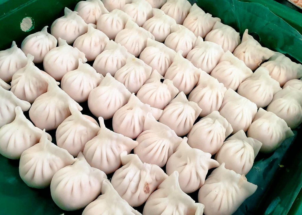 May_IndyMaya's tweet photo. Today I want to be a Chef for a day👩‍🍳🙄😊😍❤️ So I'm cooking my favorite Chinese food for a dinner 😘#Dimsum 🥢#诱人😋😋
#Chef #Dinner #MakingFood #Cooking #Food #Chinese #ChineseFood #LookDelicious #Delicious #厨师 #做饭 #点心 #烧卖 #虾饺 #中国菜 #香港食品 #好吃 https://t.co/qx8mfjpPFd