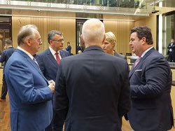 Das #Bürgergeld ist nicht sozial, sondern ungerecht. Die Ampel sendet das falsche Signal: Wer arbeitet, muss mehr Geld haben, als wenn er nicht arbeitet. Der Staat muss auch sanktionieren und Anreize schaffen, wieder einen Job anzunehmen. <a href="/bundesrat/">Bundesrat</a>