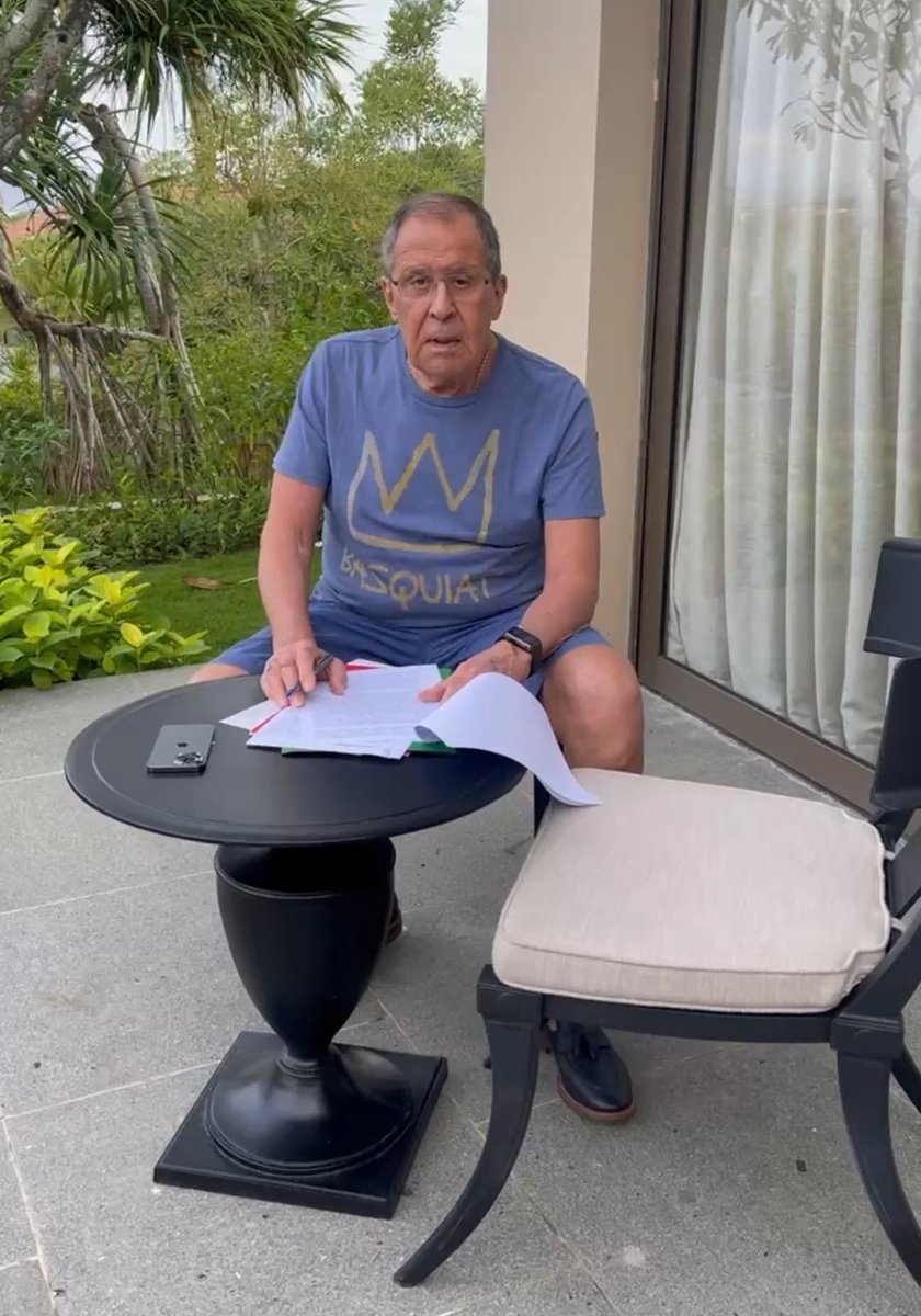 Iphone, Iwatch, Basquiat, però fanculo all'Occidente