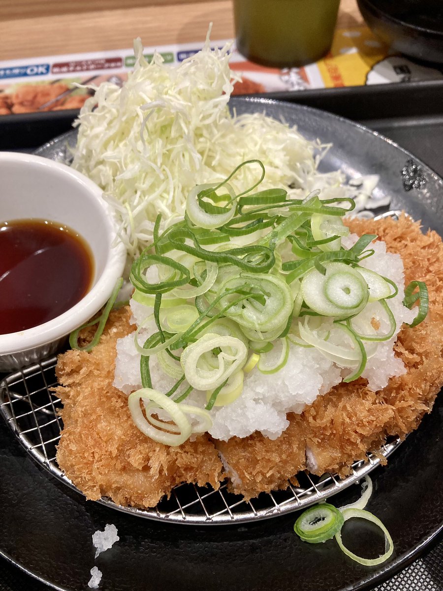 美術検定受験の皆様、お疲れ様でした‼︎
合格を祈願してランチはカツ🐷
大根おろしたっぷりで美味しかった✨

#梅田ランチ
#松のや 
#大阪駅前
#美術検定
#オンライン