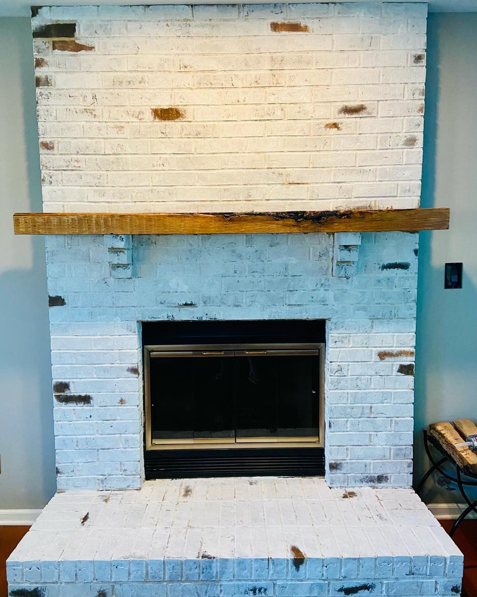 Star1055's tweet photo. Before, After & Holiday decorated! We've been wanting to give our fireplace a facelift. It's our version of a German Smear. Whatcha think? Do you have any projects you want to share #fireplace #holidays #GermanSmear #Woodsy - @TinaBree2 https://t.co/PHBfAzI0JM