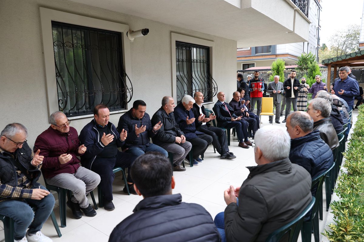Taksim'de yaşanan terör saldırısında hayatını kaybeden Arzu Özsoy ile kızı Yağmur Uçar evladımızın taziyesindeyiz. 

Rabbim, ailesine sabr-ı cemîl ihsan eylesin, makamları âlî olsun...