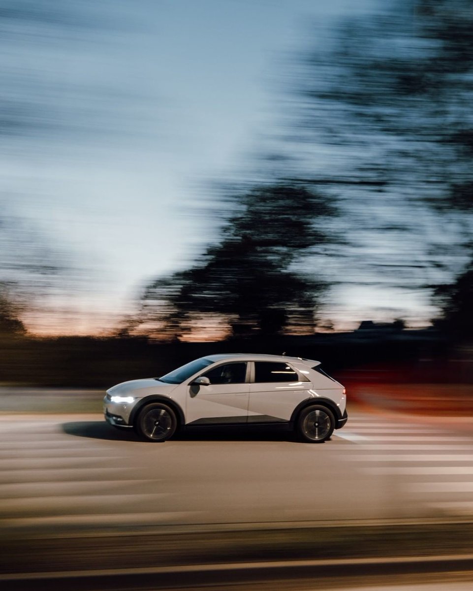 sdmcars's tweet photo. The Hyundai IONIQ 5 - is available to test drive at SDM Hyundai Falkirk

https://t.co/3MbLvoeSN3

#SDMHyundaiFalkirk #SDMHyundai #Falkirk #HyundaiIoniq5 #Ioniq5 #testdrive https://t.co/0807D058Cv