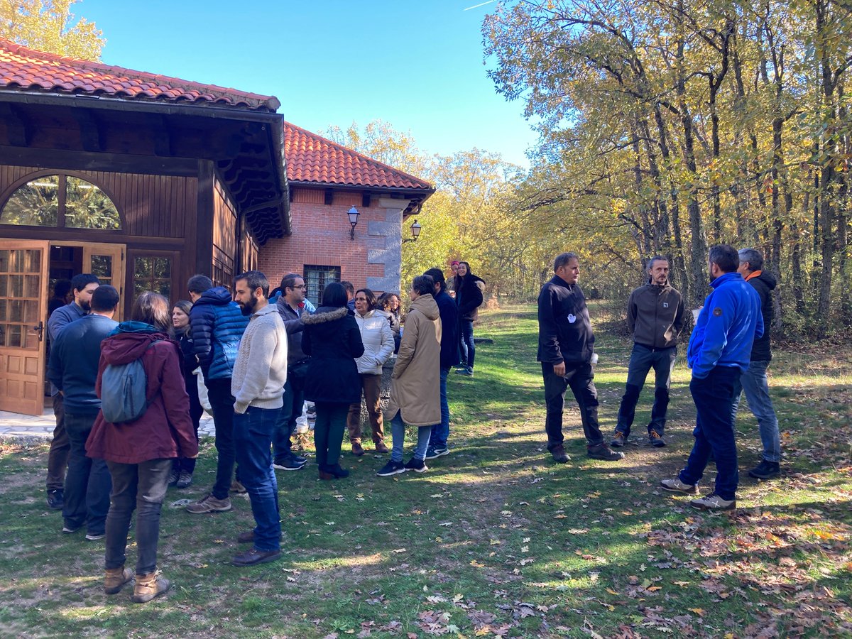 europebutterfly's tweet image. Last weekend was held the 1st Annual Butterfly Volunteer Meeting in Spain 🇪🇸 with more than 70 butterfly lovers involved in the #SpainBMS to share experiences, talks and create a big butterfly community. Thanks to the administration and #SPRINGproject for covering the costs.