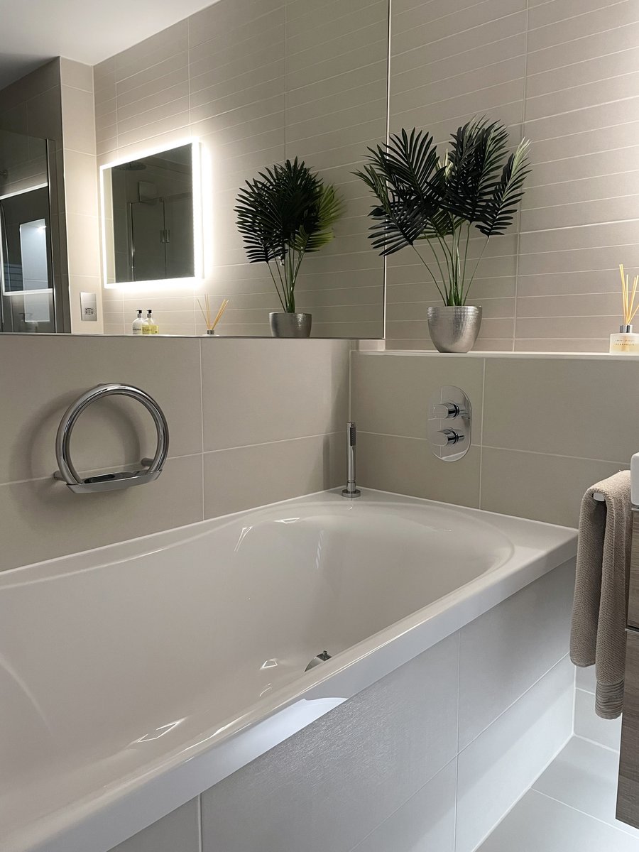 UnbeatableBath's tweet photo. Luxury Scandi Vibes 🗻

We're blown away by this UB customers beautiful bathroom, with neutral colour palettes creating a calming space! 😌

Thanks for sharing! 🙌 #ShareMyUB

#Bathroom #NewBathroom #BathroomDesign https://t.co/r733fI7dYZ