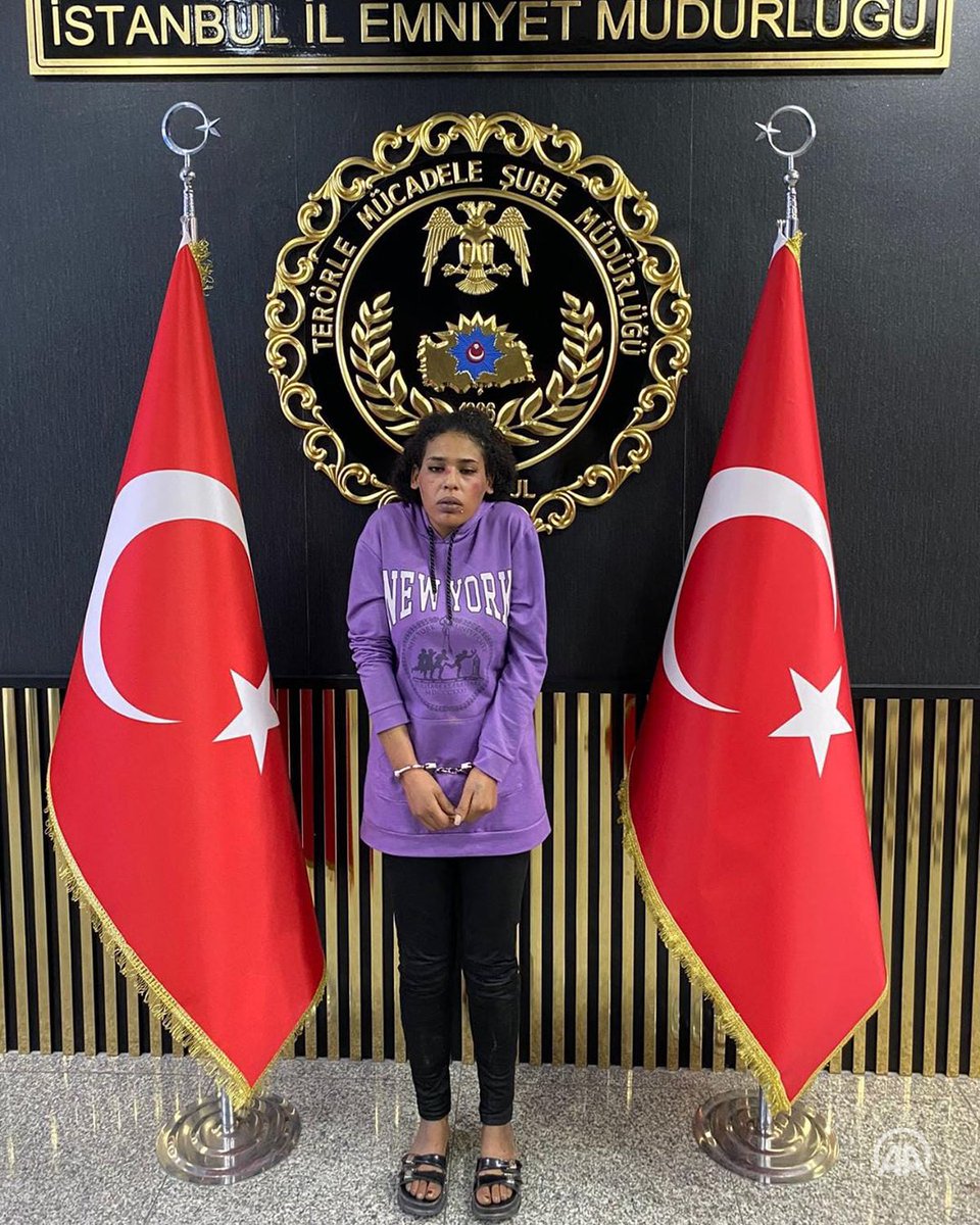 Yakalanan şahıs Ahlam Albashir suriye uyruklu terörist sınırlardan denetlenmeden alınan teröristlerden sadece biri #ahlamalbashir #taksimpatlama #istiklalcaddesi #Beyoglu #SınırlarıKAPATIN #sınırlarkapatılsın