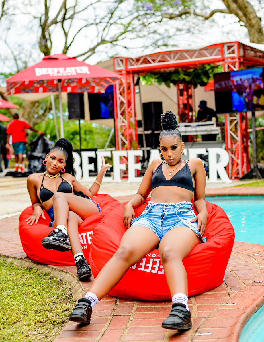 Saint Laurent Snow tweet media