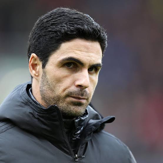 jeffrey_dalyop_'s tweet photo. We want to counter press and diagonally switch like Liverpool. This Arteta even admitted after a defeat to them.

We employ Cruyffs diamond.

Defend Brexit Ball Moyes style like compact bastards.

Positionally set up like 2005 Peps Barca &amp; 

Want to interchange positions like... https://t.co/qZzeq9PxFp