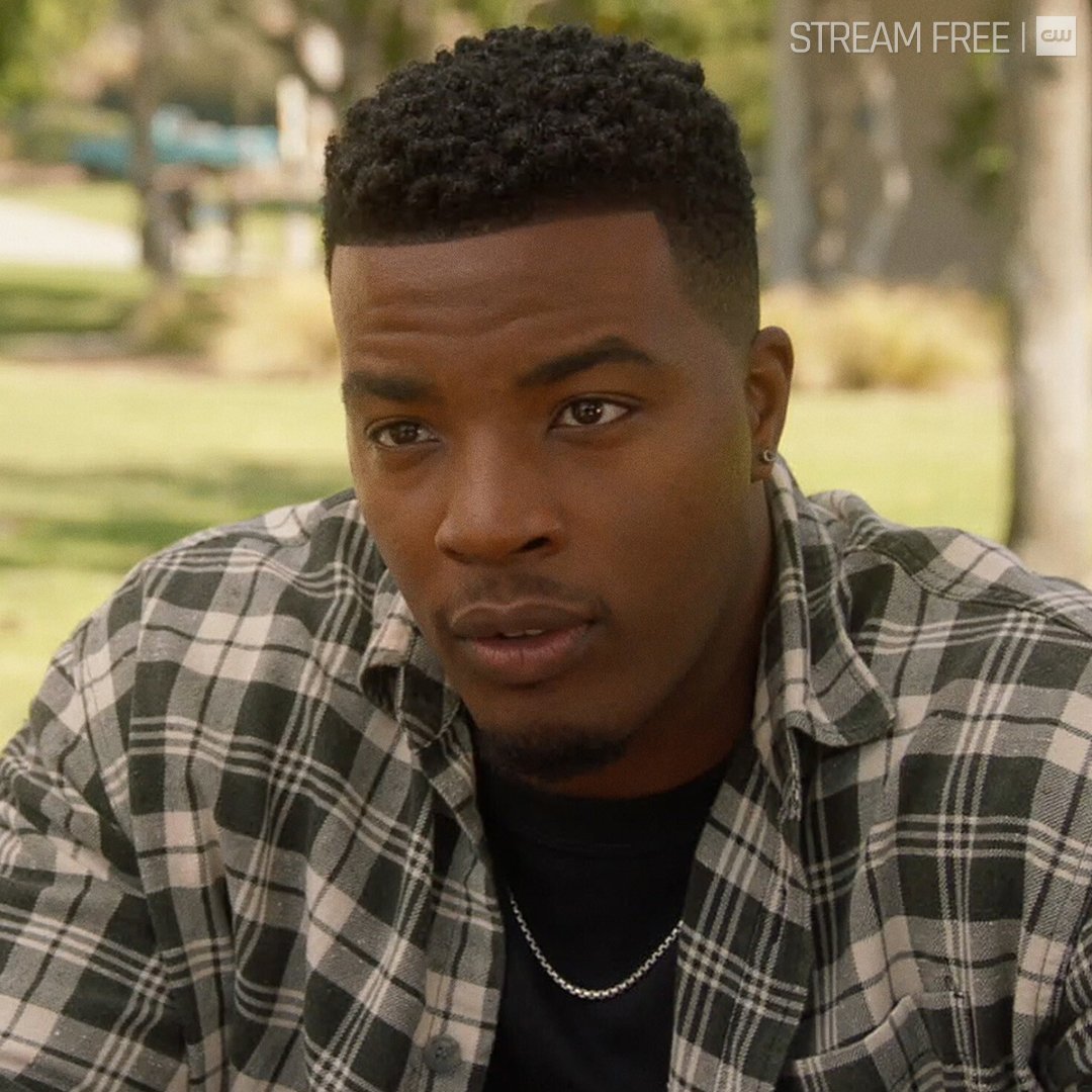 Speed dating  ✅ Story leads  ✅ Pretty Woman watching  ✅ Smooches  ✅ A new episode of #AllAmerican airs tonight at 8/7c!