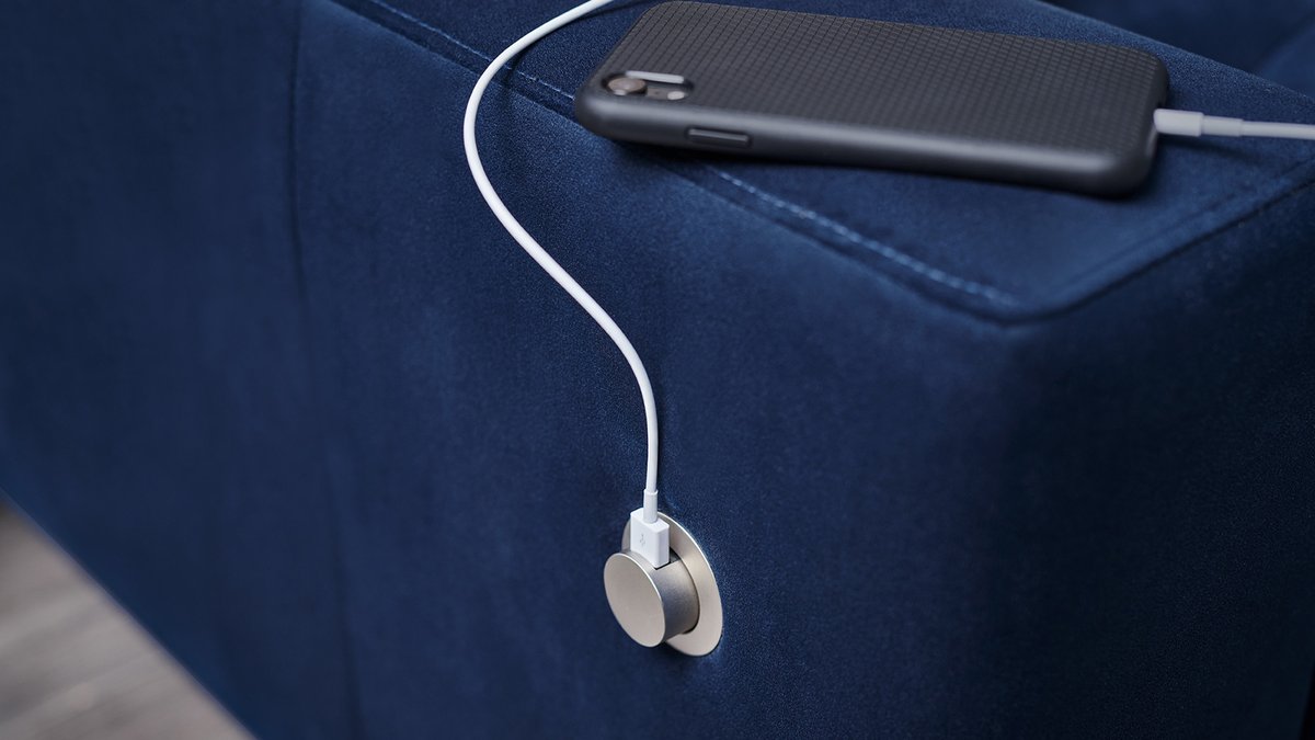 GPlanDesign's tweet image. Have you seen our latest model, available exclusively at @JohnLewisRetail?  

Vintage-inspired design, laid-back proportions, and deep, soft seats make this the perfect sofa to sink into for the evening. ow.ly/b6o050LxjJw.

#gplan #sofa #vintagesofa #gplanvintage #velvet