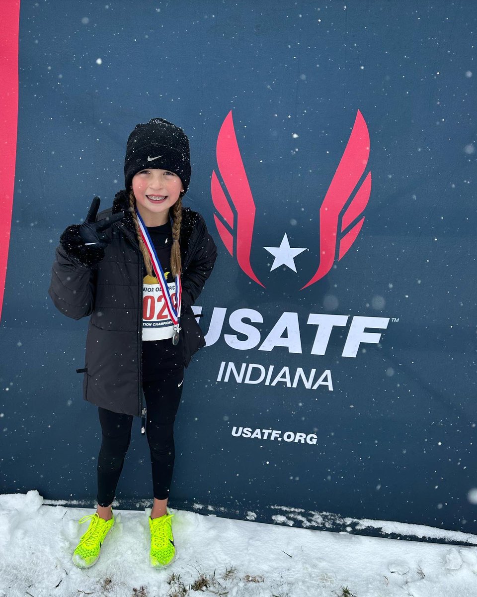 meghanehoward's tweet image. Sterling ran through the ❄️ at #usatf XC State this weekend to claim her spot at Regionals next weekend!  #runnergirl #fishersfire🔥