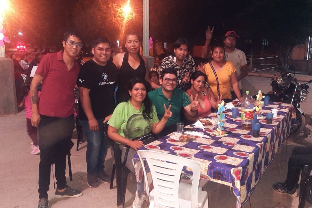 ArribaJujuy's tweet photo. Nos acompañaron la titular del Centro de Referencia en #Jujuy @Maridafne, el vocal de #Rodeito @rueda_guido , el Dr. @juampyBaiDal y todo el equipo de #ArribaJujuy
⬇️⬇️⬇️ https://t.co/EqhBiGd96f