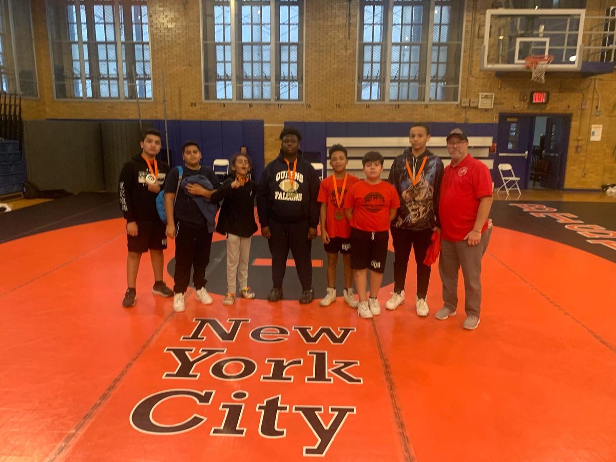 MS_582's tweet photo. We took home 5 medals at the @beatthestreets wrestling tournament #GoBulldogs #Wrestling #MS582 https://t.co/aYkf5wWX3o