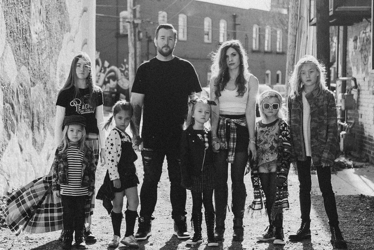 ARiis29's tweet photo. Decided to get a little fierce with the family last week. Love my wife’s ability to style out amazing photos and of course the best photographer in #indy https://t.co/XDDPOD1WF6 https://t.co/fWVS4qKBpX