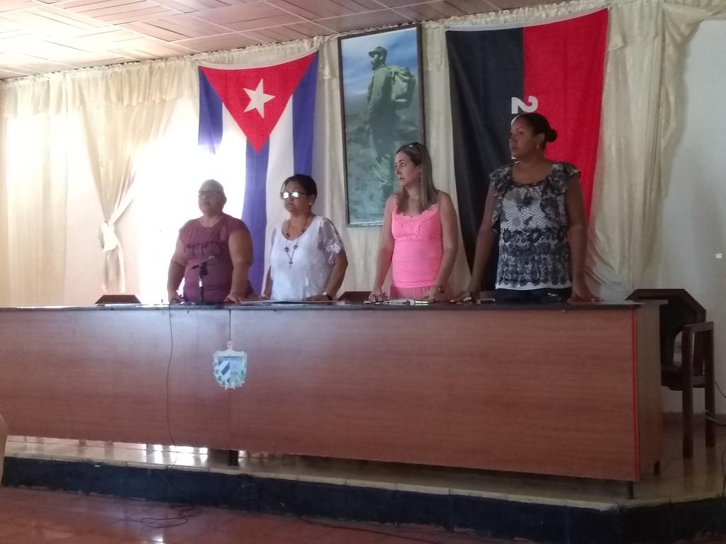 Andy21062521's tweet photo. Se desarrolla matutino especial donde de manera especial se recuerda el 17 de noviembre día del estudiante.
#PartidoComunistaCuba
#ProvinciaGranma https://t.co/jnbXLAMw17