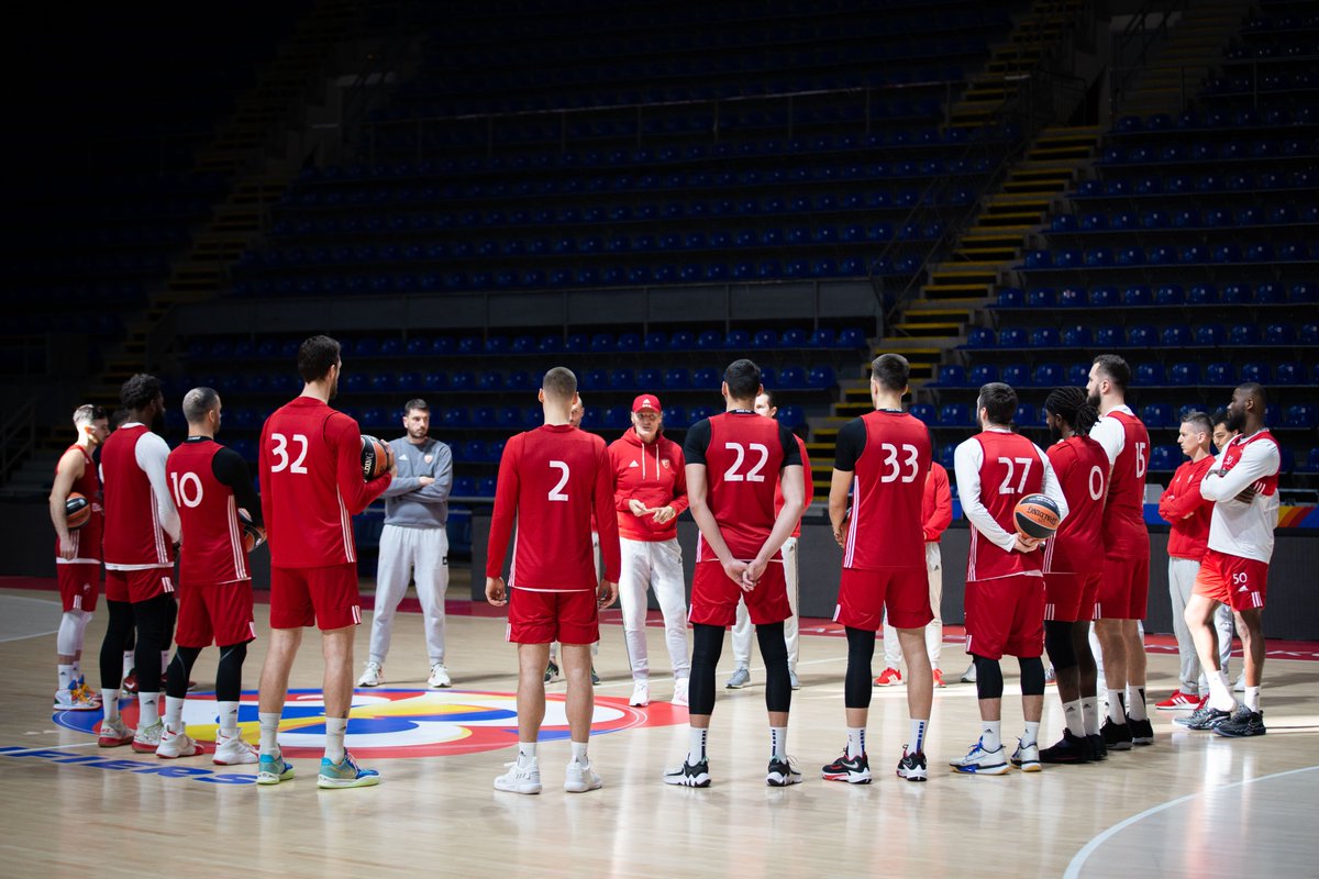 Novi trener crveno-belih Duško Ivanović, je zvanično predstavljen, a odmah nakon konferencije za medije je i počeo sa radom i krenuo sa prvim treningom.

First press conference and training in red and white for new head coach Duško Ivanović 

#kkcz #TogetherWeCan