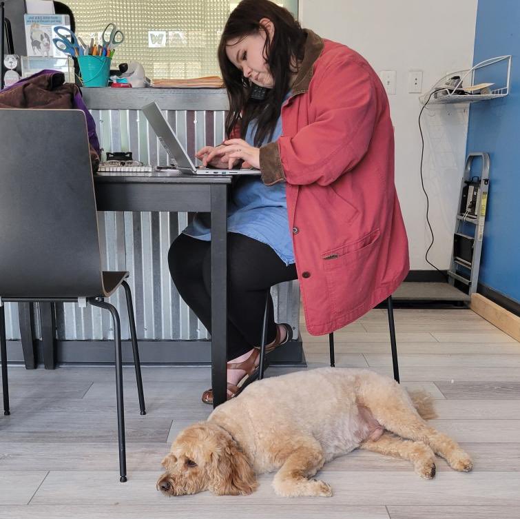 MuttandJoe's tweet photo. It’s a good day to snuggle up to your favorite human and stay warm. Happy Monday, #doglovers!
.
.
.
#muttandjoe #dogwash #doggrooming #coffeeshop #marylandgroomers #marylanddogs #marylanddogspots #marylandcoffee #mddogs #severnapark #severnaparkmd #severnaparkdogs https://t.co/k0xaeardO6