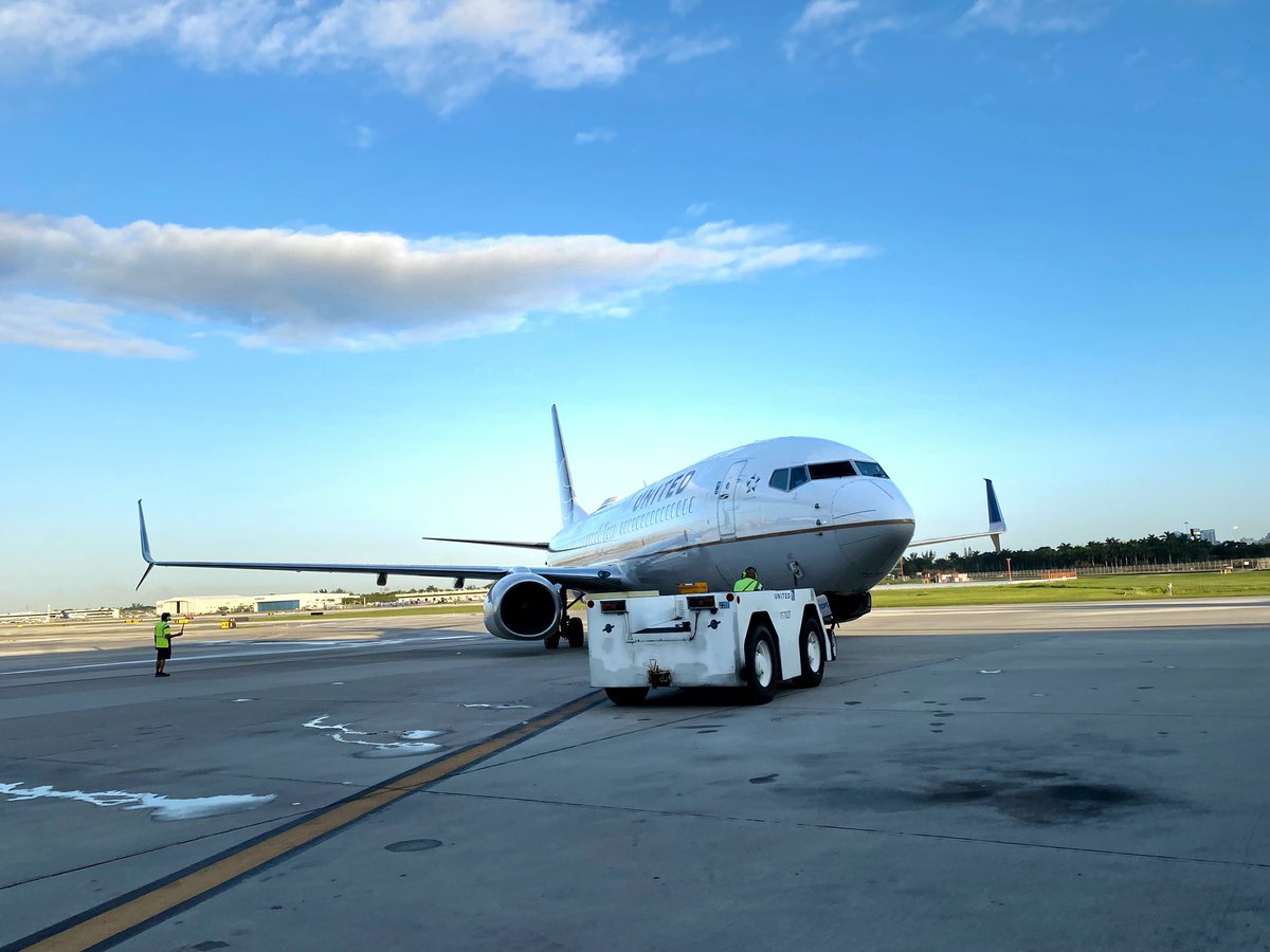 A great STARt to the FLL day! 👋🏼