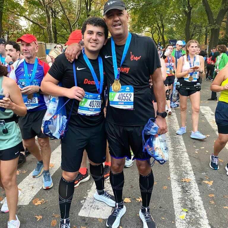 Leaseplan's tweet photo. Congrats to all the LeasePlanners who ran the NYC marathon and the @UNICEF fun run. Great atmosphere and electric energy from start to finish 💥

#Healthyworkplace #Runningforourlives #TeamBuilding #Happyandhealthy #WellnessAtWork #nycmarathon https://t.co/gmt2v9YkPJ