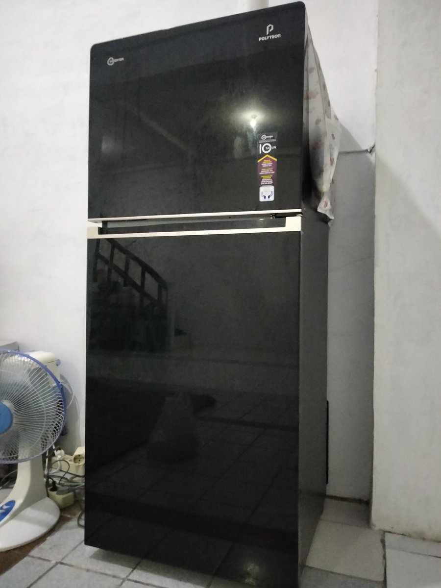 Minta tolong untuk Brand <a href="/PolytronIndo/">Polytron Indonesia</a> <a href="/polytronmobile/">Polytron Mobile</a> dan electronic city. Batu beli 3 bulan udah rusak. Minta tolong di chek maintenance tp malah gue yg harus ngikut tukangnya. Seminggu lebih ga di cek.. mau nya apa sih? Gue beli jutaan barang gini playanannya?