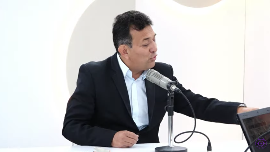 visionariasec's tweet photo. "En plena pandemia, mayo de 2020 llegaron $2.000 millones con gran anuncio de #LeninMoreno del #FMI, dos semanas se demoró Richard Martínez en ocupar… para prepagar la #deuda”, manifestó @geovanni_atari, director nacional de @UnidadPopularUP
👉https://t.co/6KMGJ00k9X https://t.co/oHPMY7nlI2