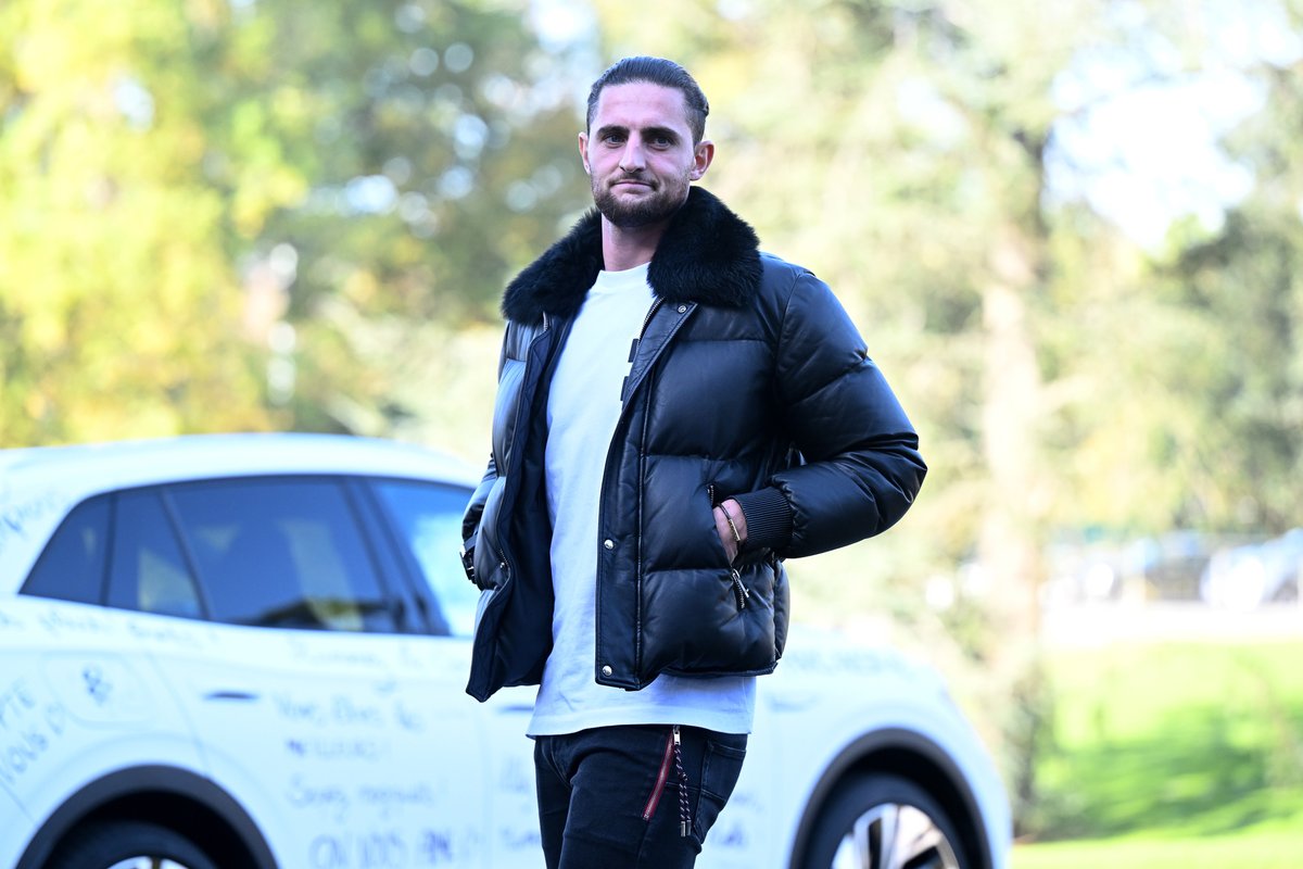 _BeFootball's tweet photo. Adrien Rabiot est arrivé à Clairefontaine 📍🇫🇷 https://t.co/ug0eSruM4S