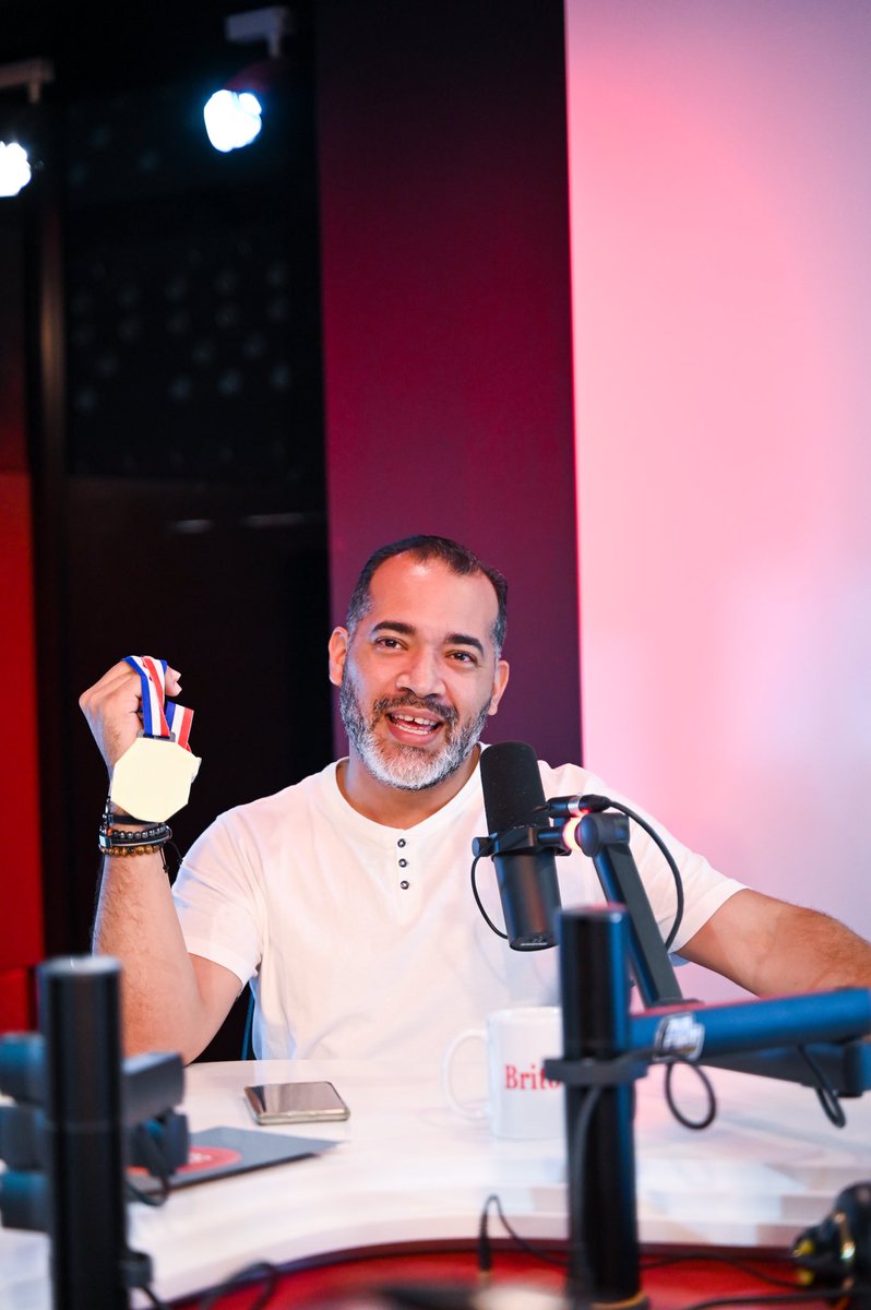 estonoesradioTW's tweet photo. ¿Cuál es el funcionario que pone más huevos? 

https://t.co/NC6G4N0piR 

#EstoNoEsRadio https://t.co/NIRkQLZ8L9