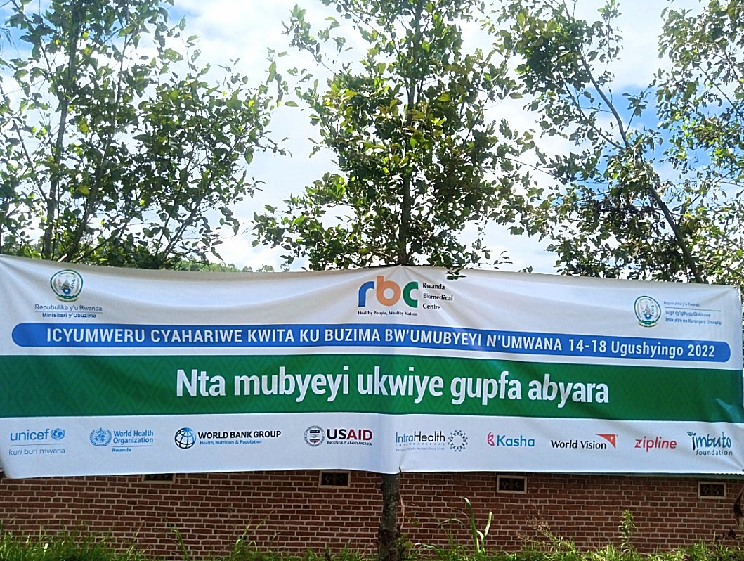 GatondeHospital's tweet photo. Nk'ahandi mu gihugu none ku wa 14/11/022 @GatondeHospital yatangije icyumweru cyahariwe kwita ku buzima bw’umubyeyi n'umwana kuva tariki 14-18/11/022. Byabereye ku kigo nderabuzima cya Rusoro kiri mu murenge wa Muzo ku nsanganyamatsiko igira iti:"Nta mubyeyi ukwiye gupfa abyara." https://t.co/KWYAhHMkZ4