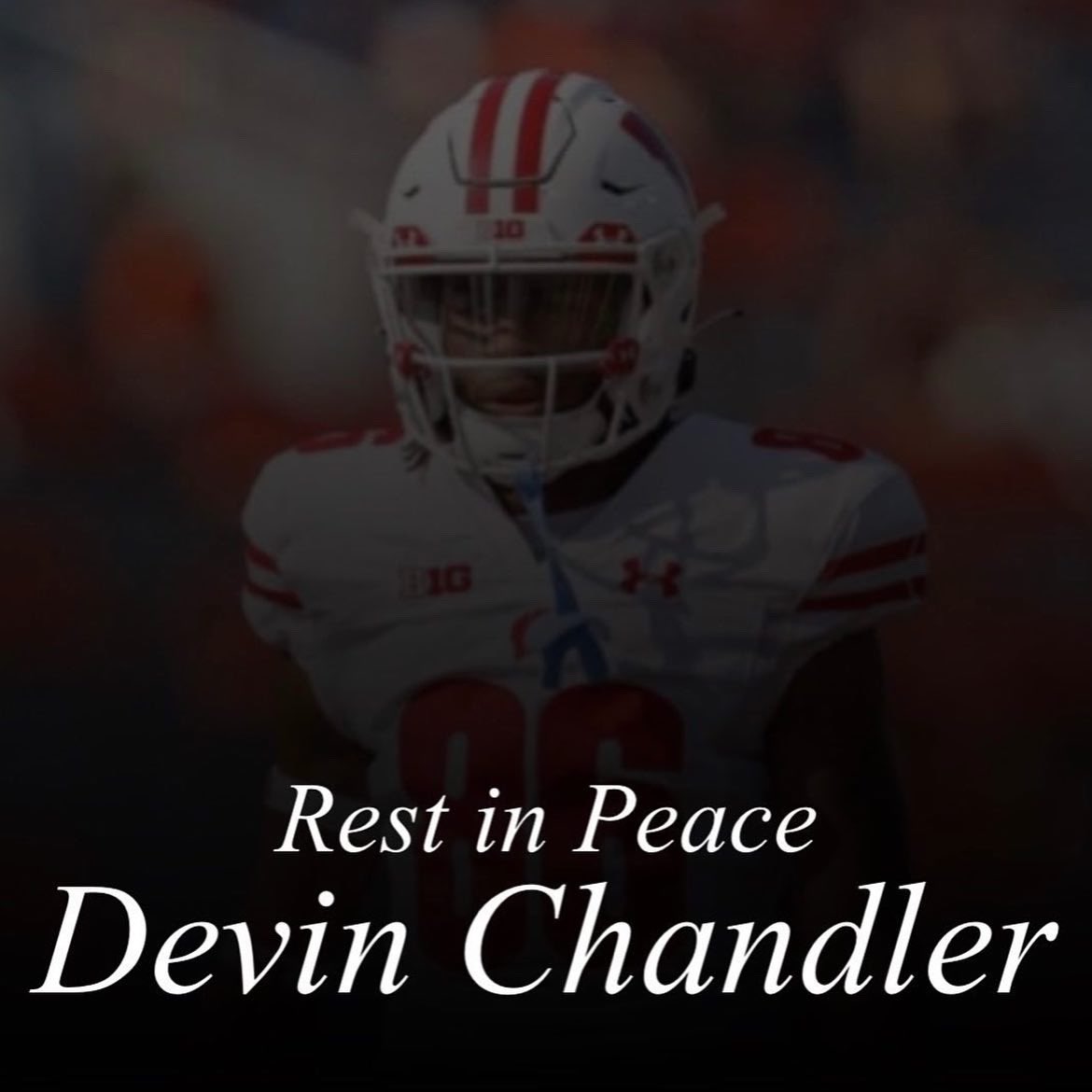SLU_AlphaRho's tweet photo. [TW: Shootings] Our hearts are heavy with news of the killings of 3 UVA football players last night. We mourn with our community on grounds &amp; the families affected. Wishing safety, healing, and love to all our Hoo community.🧡

More from @UVA. Shooter is now in custody. https://t.co/DRD7ehH8sB