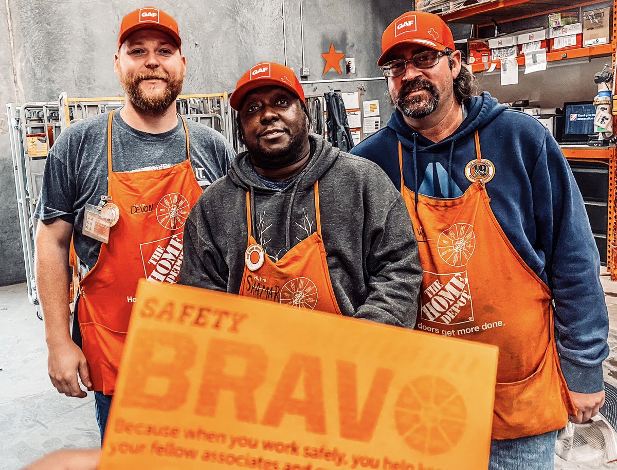 Had a few hats to hand out with some Safety BRAVOS this morning when making my rounds. These gentlemen here were able to speak on the “Dirty Dozens”! 

🔥🟧🔥 #TheHomeDepot #Store6579 #DirtyDozen