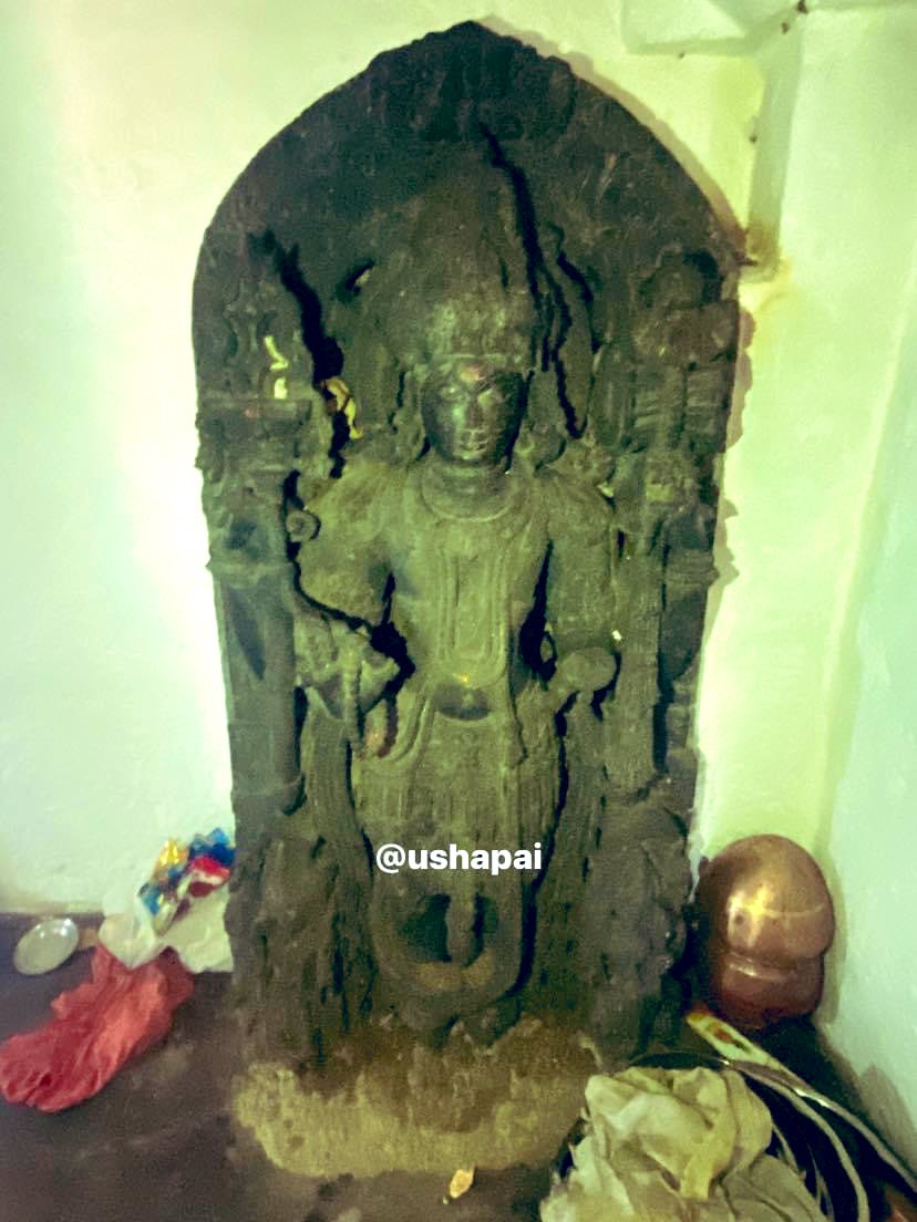 Ushapai19's tweet photo. DegulaDarshana :820
#KashiVishweshwaraTemple #Ambale
These majestic deities are housed in recently renovated sanctum. We can find Brahma Vishnu and shiva in the same abode.I am not sure if they belong to same temple or placed together @punarutthana @manipalblog https://t.co/5sjDORRSdJ