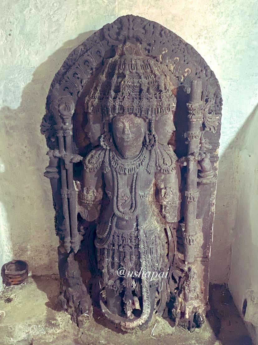 Ushapai19's tweet photo. DegulaDarshana :820
#KashiVishweshwaraTemple #Ambale
These majestic deities are housed in recently renovated sanctum. We can find Brahma Vishnu and shiva in the same abode.I am not sure if they belong to same temple or placed together @punarutthana @manipalblog https://t.co/5sjDORRSdJ