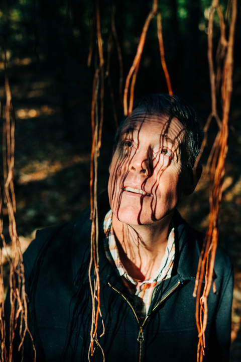 Read about Dr. Jason Hoeksema and colleagues' findings on the theory of the "wood-wide web" in the New York Times: bit.ly/nythoeksema <a href="/OleMissBiology/">UM Biology</a>