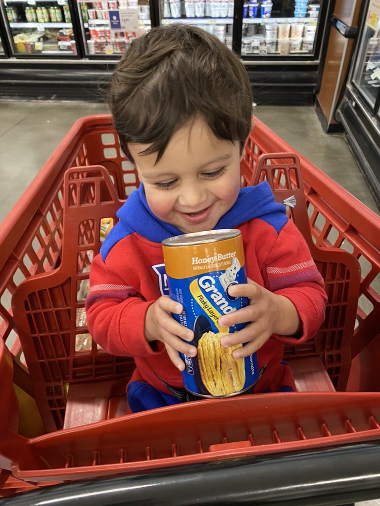 Reetageeta's tweet photo. Thanksgiving shopping with my honey butter biscuit! @Pillsbury https://t.co/ucqEcK3szv