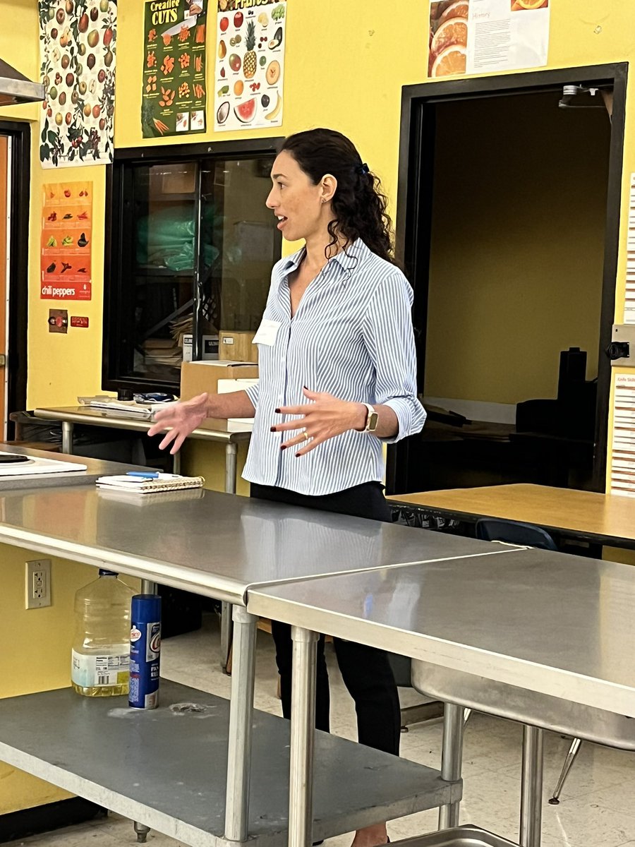 ValleReads's tweet photo. “JA Company Program changed my life” were the words @ja_miami volunteer, Priscila Carney used to greet students at @BTW_SHS for their JA Company Program launch this morning. We are most grateful to have volunteers that inspire future leaders to be successful! https://t.co/Qs3YQw3VKo