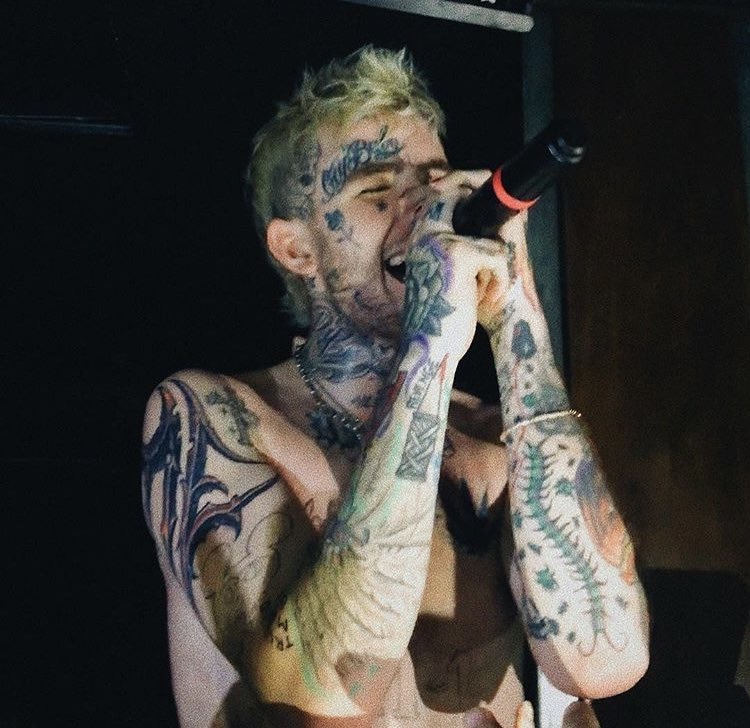 puckizzy's tweet photo. five years ago today Lil Peep performed his last show ever, El Paso 14/11/2017 https://t.co/FcuLcR66Xz