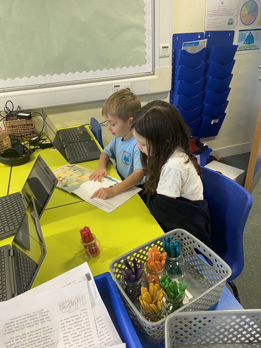 P2DSPS's tweet photo. We enjoyed sharing our favourite books from home with our friends to celebrate book week Scotland in P2D today📚@SimpsonPrimary @ReadSps #BookWeekScotland https://t.co/FXAT9KSpcU