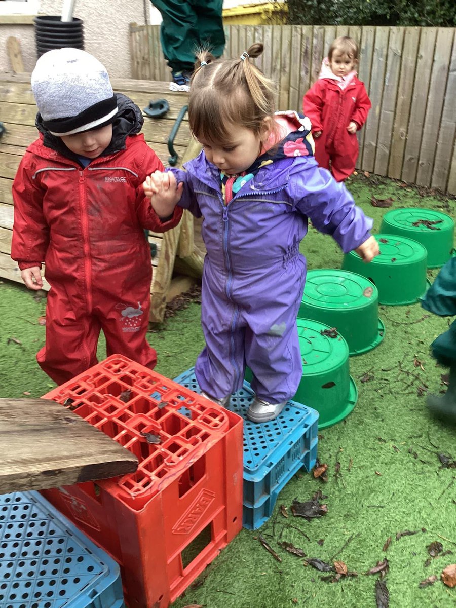 NurseryHands's tweet photo. Teamwork makes the dream work 🐛
Lots of cooperative play going on today in our Caterpillar outdoor area. Problem solving, helping, supporting, being creative…
#outdoorlearning #teamwork #BeingMe #relationships #friendships #responsivelearning #riskyplay https://t.co/fmPCgqT8v5