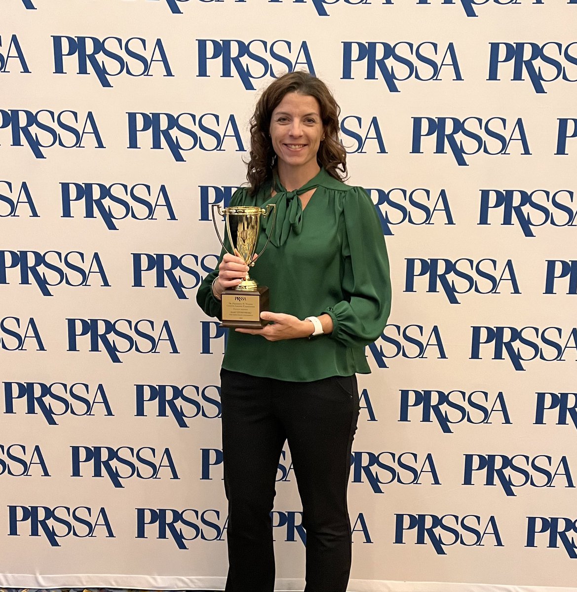 maryIV's tweet photo. So honored to receive this award from @PRSSANational for my work as faculty advisor of the amazing @OhioStatePRSSA chapter. These students make my job truly a joy. https://t.co/WZEdddjeqQ