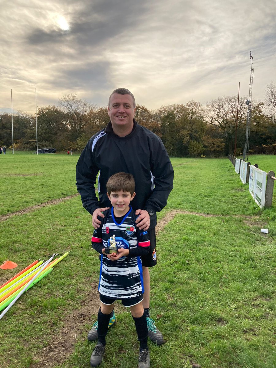 ⚫️⚪️U7s/u8s⚪️⚫️

Plenty of game time for everyone this weekend, with 2 mixed u7/u8's teams scoring lots of tries against Cefneithin and Penybanc in a round robin.

🌟Player of the day - Harri 🌟

#teulunant #kitklubwales #tradecenterwales