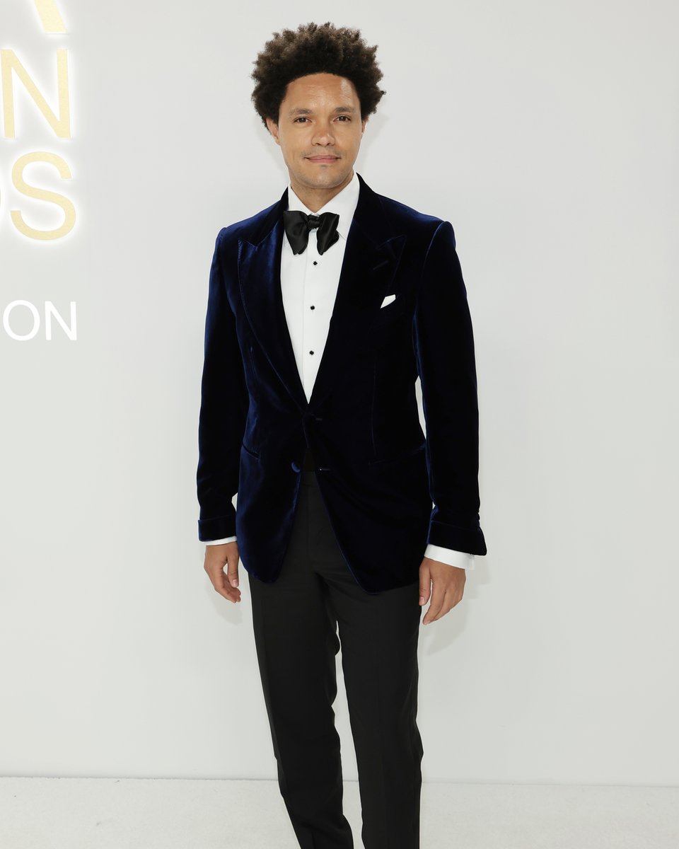 #TREVORNOAH WEARING #TOMFORD TO THE 2022 CFDA FASHION AWARDS.

#TFRedCarpet