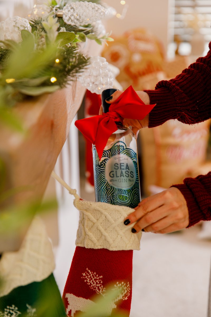 deer_distillery's tweet photo. Our November blog is up on our website, all about Christmas fairs and hampers to help you get into the Christmas mood!! See the link below to our blog page.
https://t.co/HKojS4CVDQ
#Orkney #Christmashampers #clfair #scottishspirits https://t.co/ClCqJdXFLc