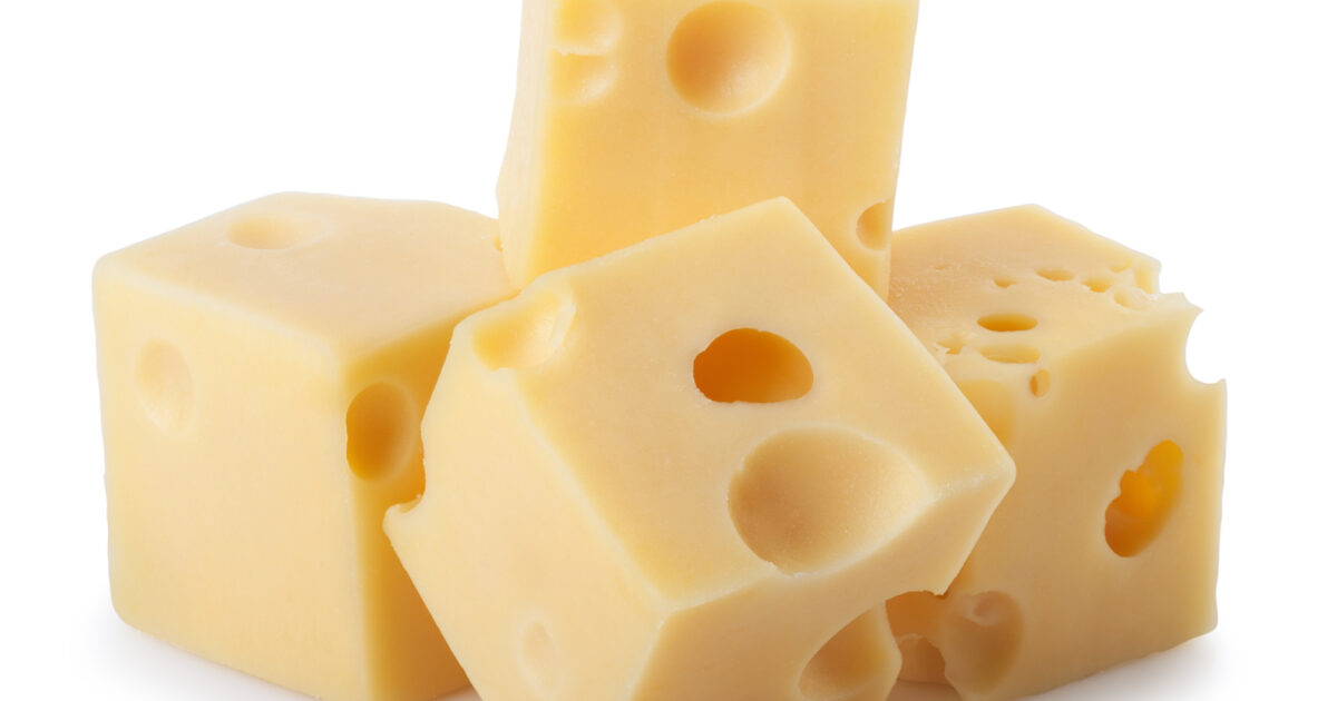 BeYAHFitness's tweet photo. The most stolen food in the world is ‘cheese’. As per reports, 4 percent of the total cheese produced globally is stolen. #beatricesargin #beyahfitness #life #Nutrition #cheese https://t.co/jtkdH6m7Sz