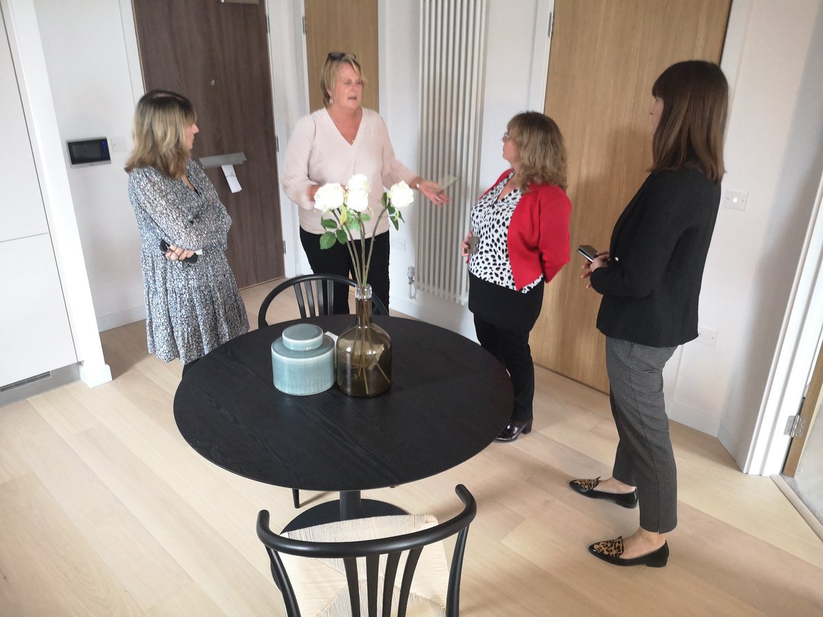 Jeremy_HLIN's tweet image. Thanks @JuliaAs01965495 @Central_Cecil for tour of impressive Grace House with @KateNHF, @yvonnecastle @JJHousingTrust &amp;amp; @donnakjigsaw @JigsawHG Great accessible interiors, #HAPPI quality exteriors &amp;amp; amazing views over London - all #codesigned with residents
