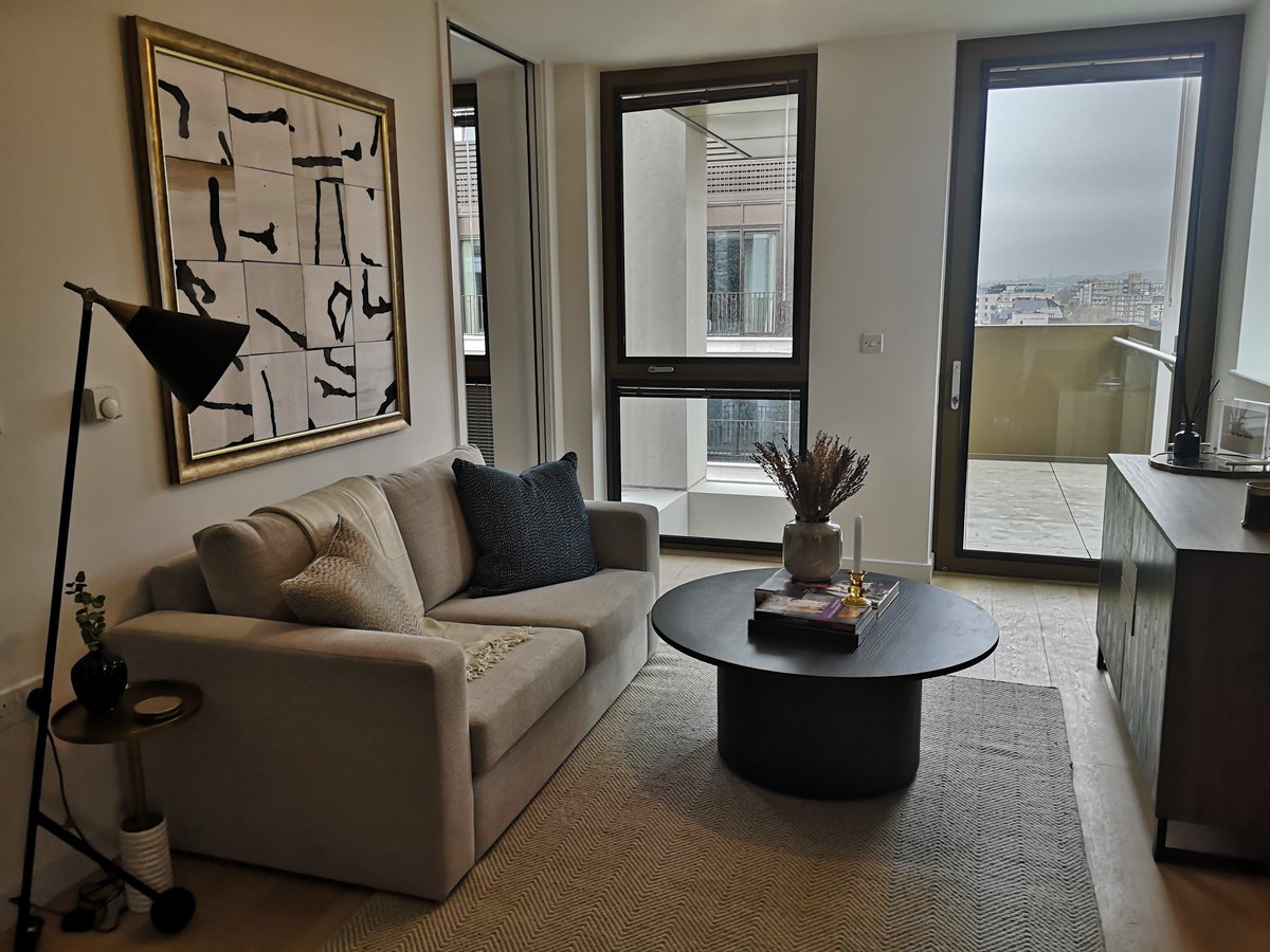 Jeremy_HLIN's tweet image. Thanks @JuliaAs01965495 @Central_Cecil for tour of impressive Grace House with @KateNHF, @yvonnecastle @JJHousingTrust &amp;amp; @donnakjigsaw @JigsawHG Great accessible interiors, #HAPPI quality exteriors &amp;amp; amazing views over London - all #codesigned with residents